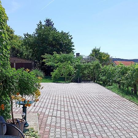 T.H.Ny Village Inn Cottage ตีฮานี ภายนอก รูปภาพ