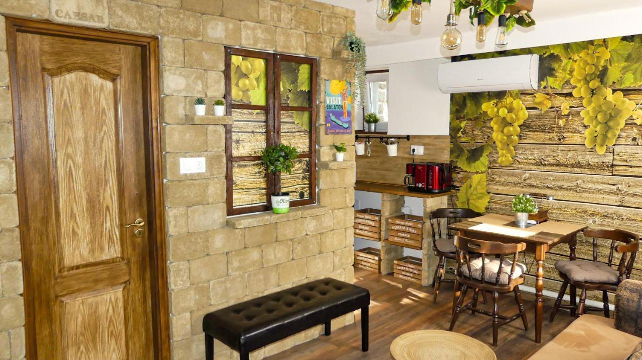T.H.Ny Village Inn Cottage ตีฮานี ภายนอก รูปภาพ