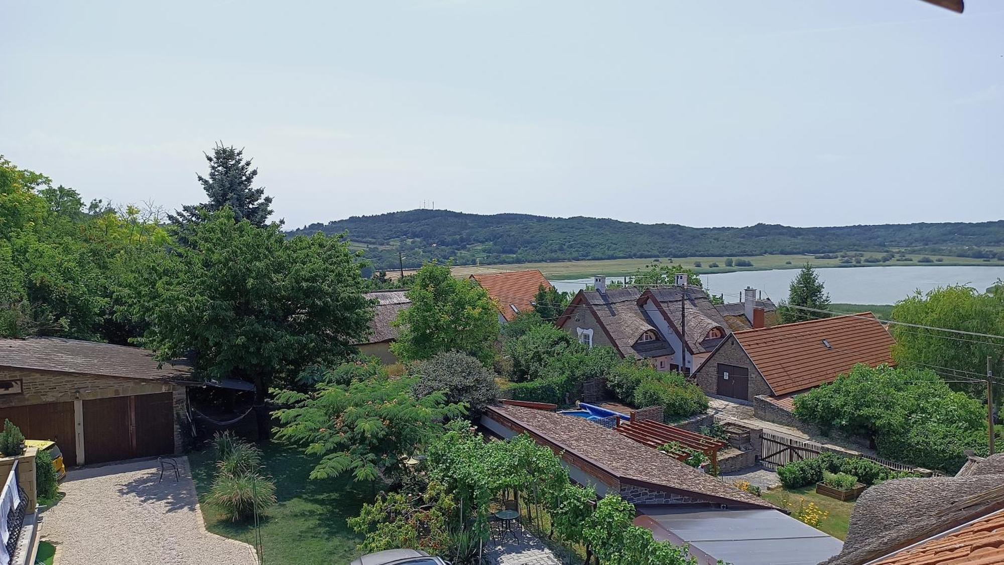T.H.Ny Village Inn Cottage ตีฮานี ภายนอก รูปภาพ